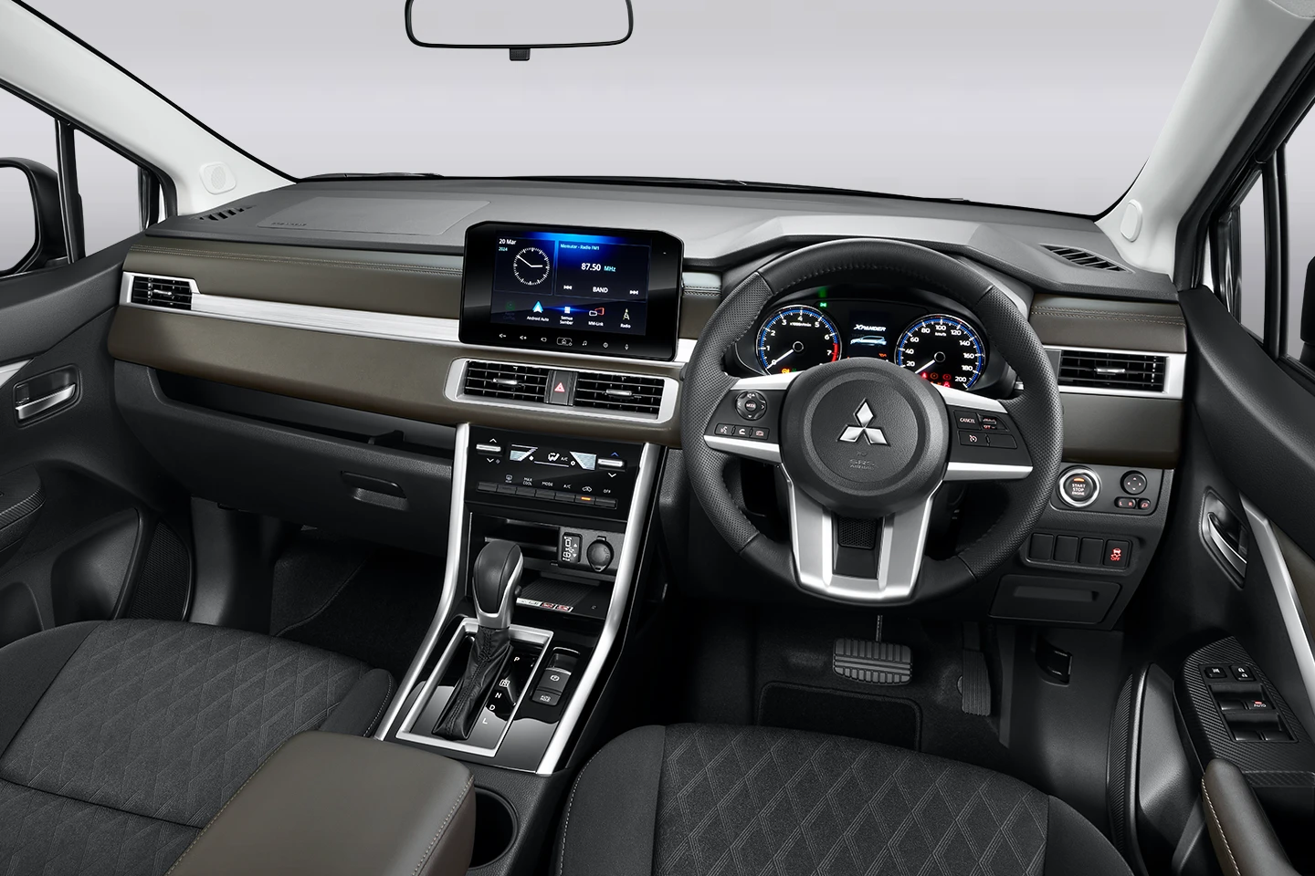 NEW XPANDER Interior